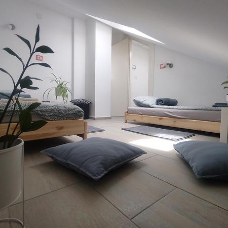 Twowheels Apartment - Apartment With Bicycles Újvidék Kültér fotó