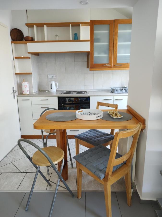 Twowheels Apartment - Apartment With Bicycles Újvidék Kültér fotó
