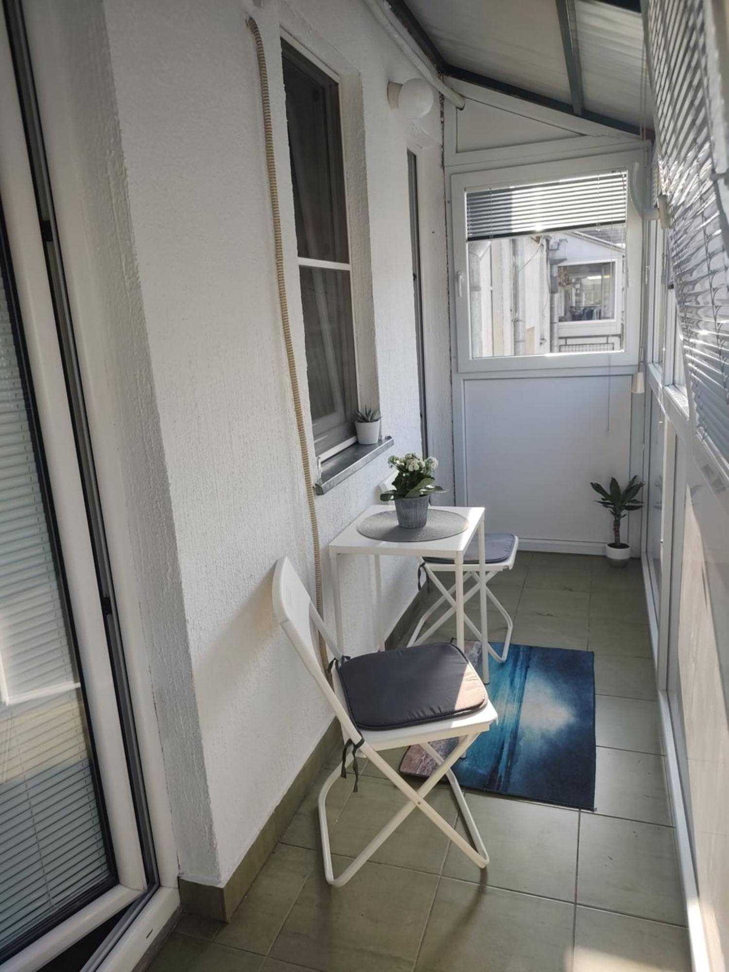 Twowheels Apartment - Apartment With Bicycles Újvidék Kültér fotó
