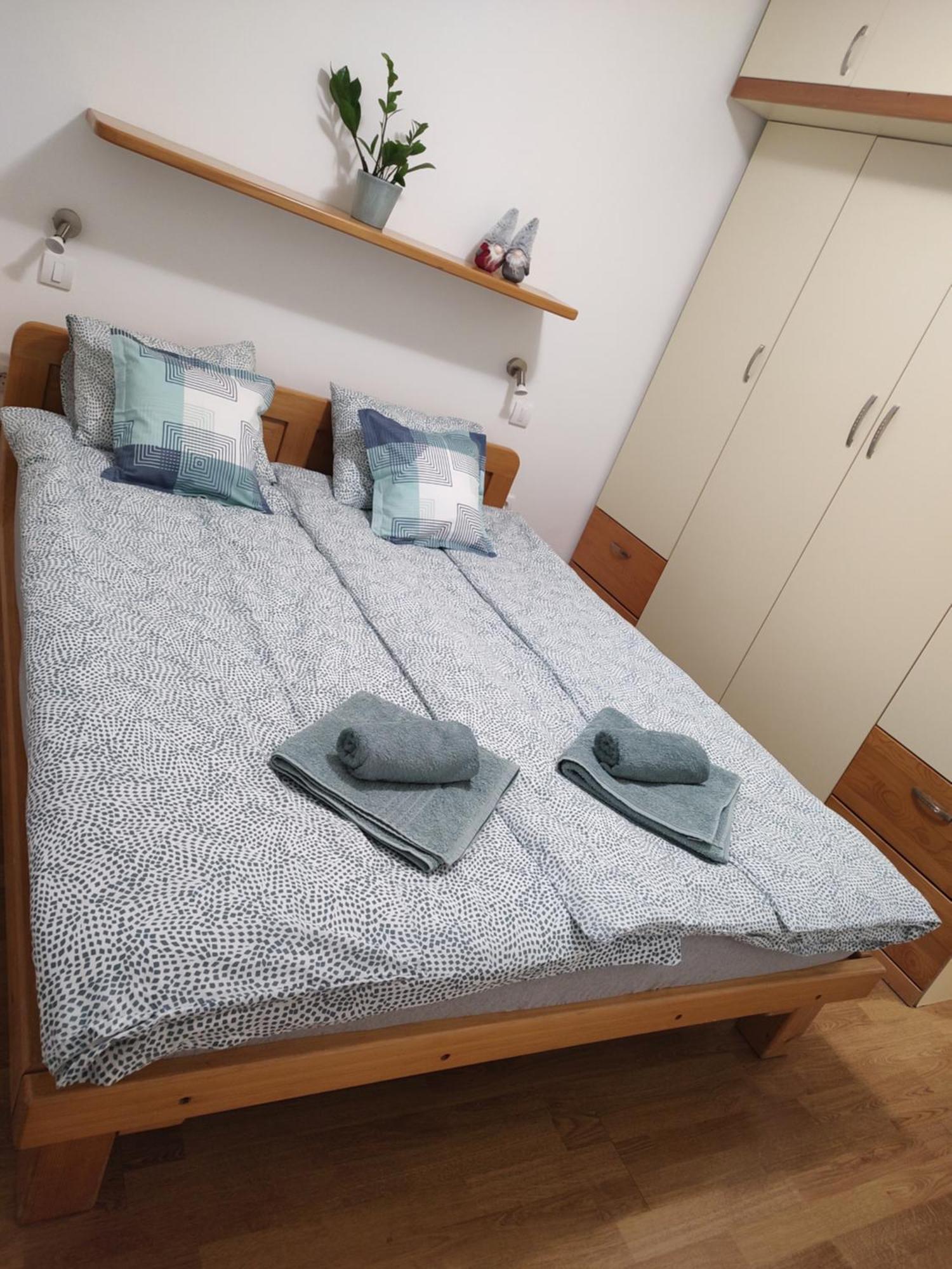 Twowheels Apartment - Apartment With Bicycles Újvidék Kültér fotó