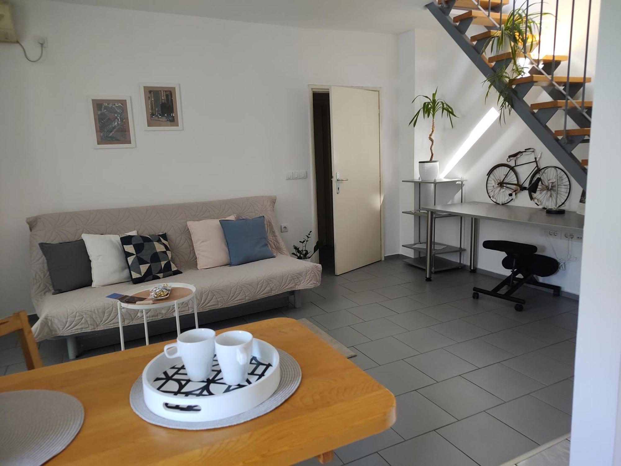 Twowheels Apartment - Apartment With Bicycles Újvidék Kültér fotó
